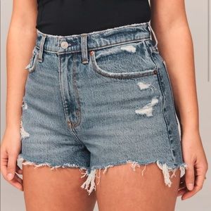 Abercrombie & Fitch Curve Love 2” inseam shorts size 32/14